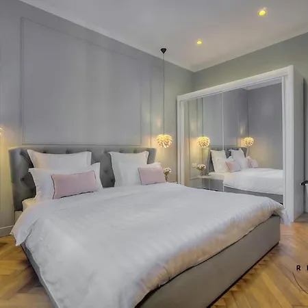 Grace - Luxurious 4beds-4baths Next To Palais Apartman *